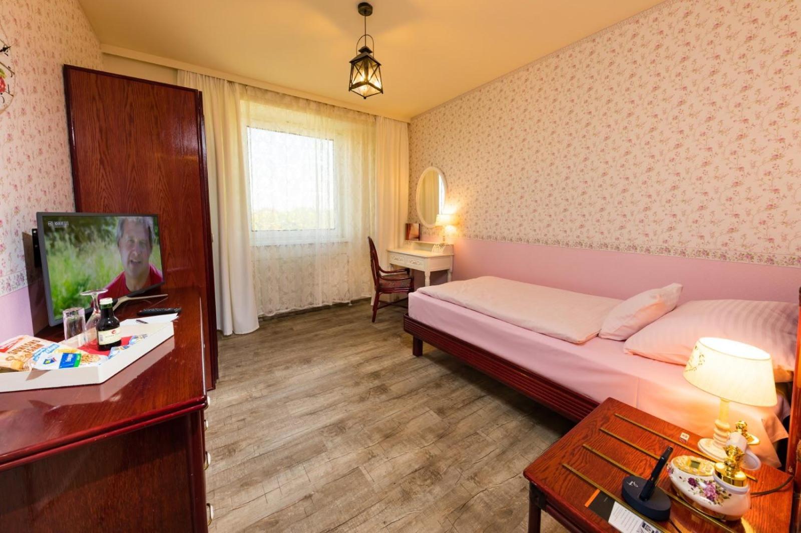Hotel Freizeittempel Винер-Нойштадт Экстерьер фото