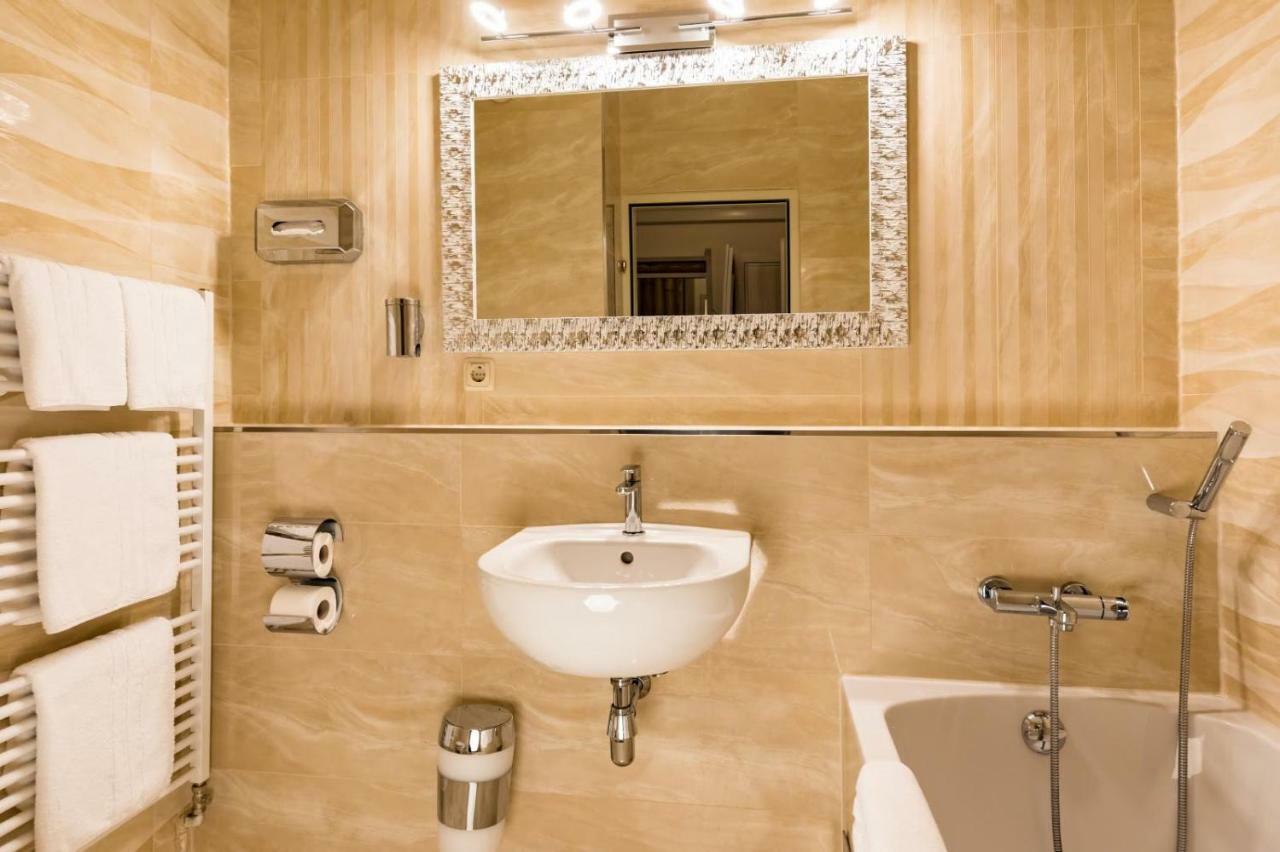 Hotel Freizeittempel Винер-Нойштадт Экстерьер фото